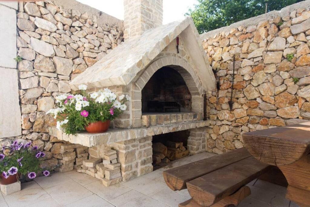 Вилла Stone House Iva Кральевица Экстерьер фото